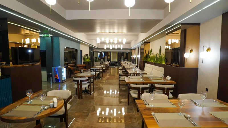 Cafe & Patisserie